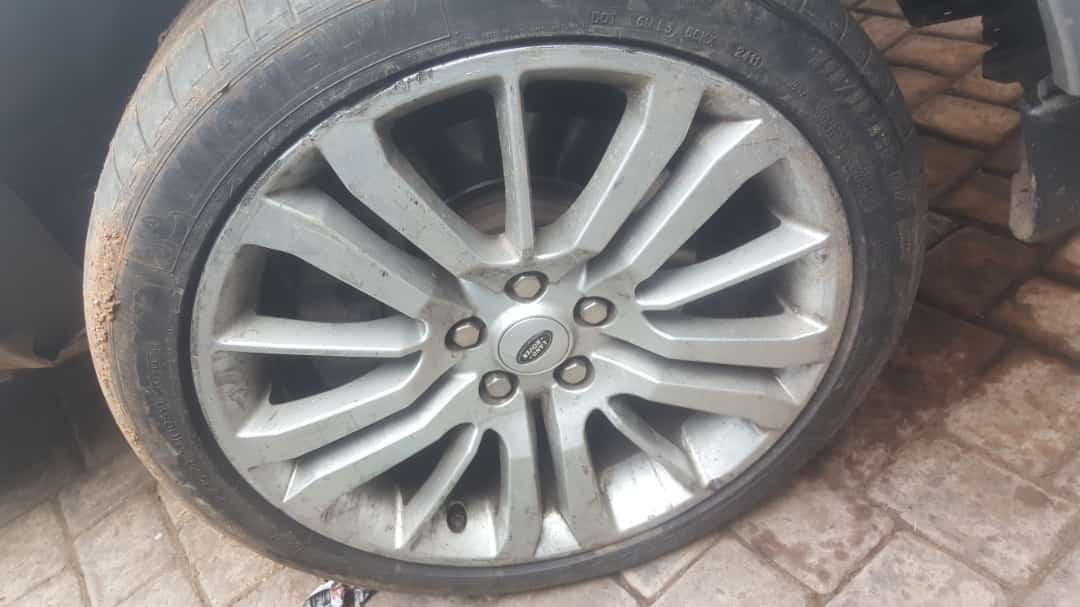 2011 Range Rover Sport 3.0 V6 Spares - Silver