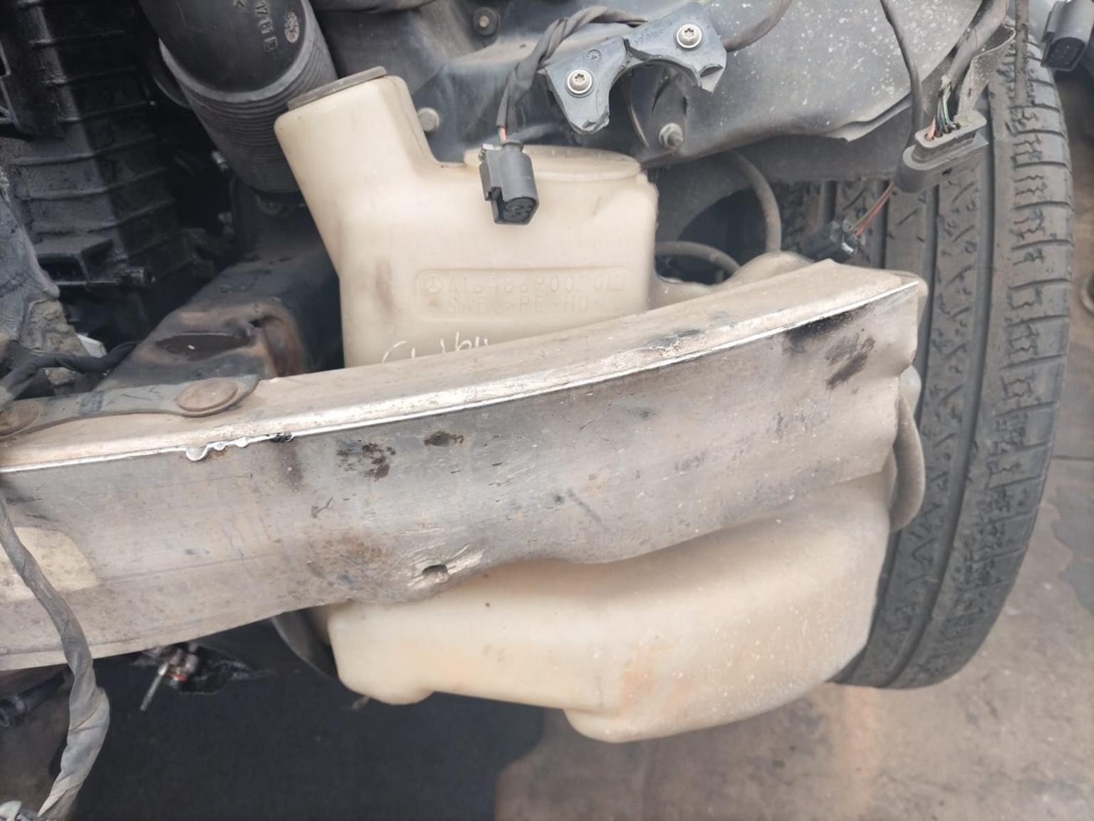 Mercedes ML350 washer bottle window for sale used Mercedes ML350 washer bottle window for sale used