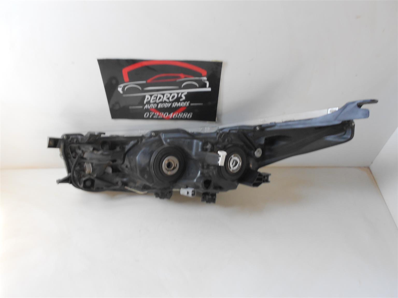 Toyota prestige left headlight