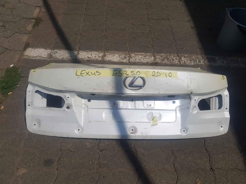 LEXUS  ES350 BOOTLID  2010 - Private Seller