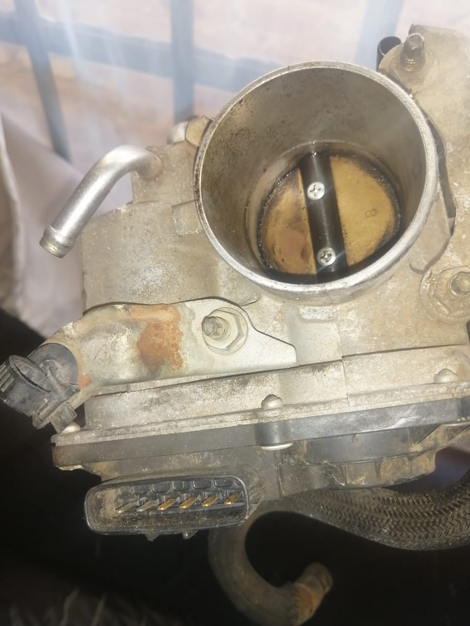 Toyota yaris t3 2nz 1.3 throttle body with intake manifold for sale - Private Seller Toyota yaris t3 2nz 1.3 throttle body with intake manifold for sale - Private Seller