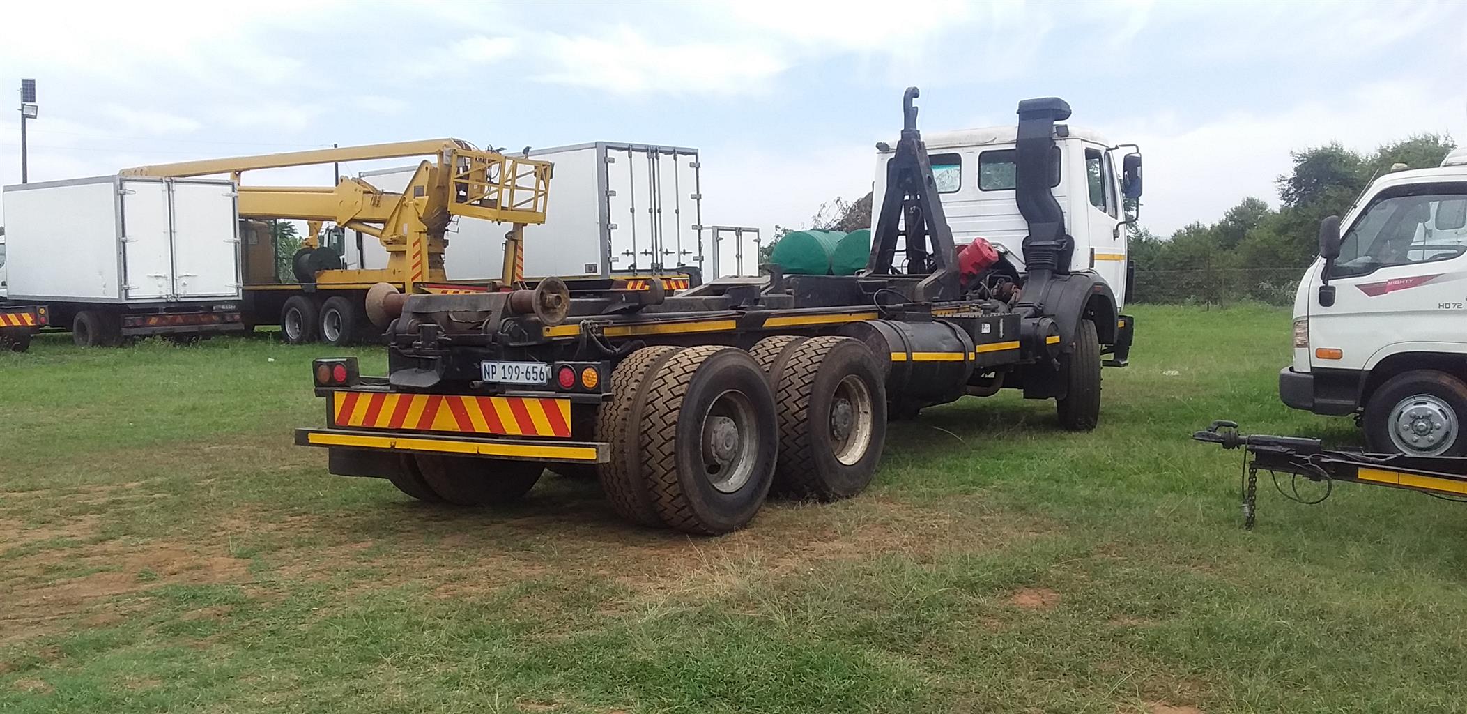 1996 MERCEDES BENZ POWERLINER 25-35 HOOKLIFT | Junk Mail Marketplace
