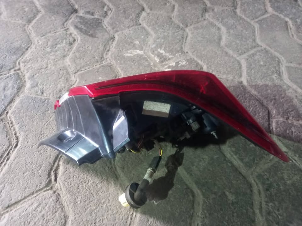 2008 - 2016 Kia Kezenda K7 Taillight - Private Seller 2008 - 2016 Kia Kezenda K7 Taillight - Private Seller