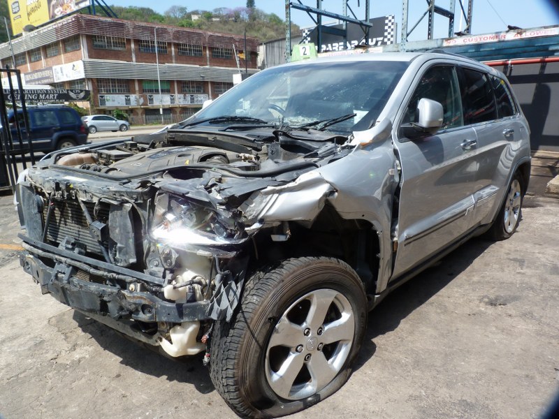 Jeep Grand Cherokee 3.0 V6 CRD LTD AT Silver - 2012 STRIPPING FOR SPARES - Private Seller Jeep Grand Cherokee 3.0 V6 CRD LTD AT Silver - 2012 STRIPPING FOR SPARES - Private Seller