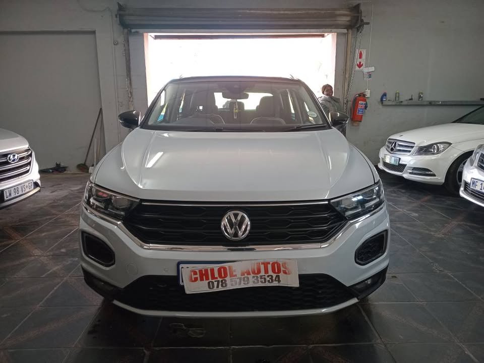 2021 VW T-Roc 1.4 Automatic, Petrol Off white color Sparekey, service book Reverse sensor an