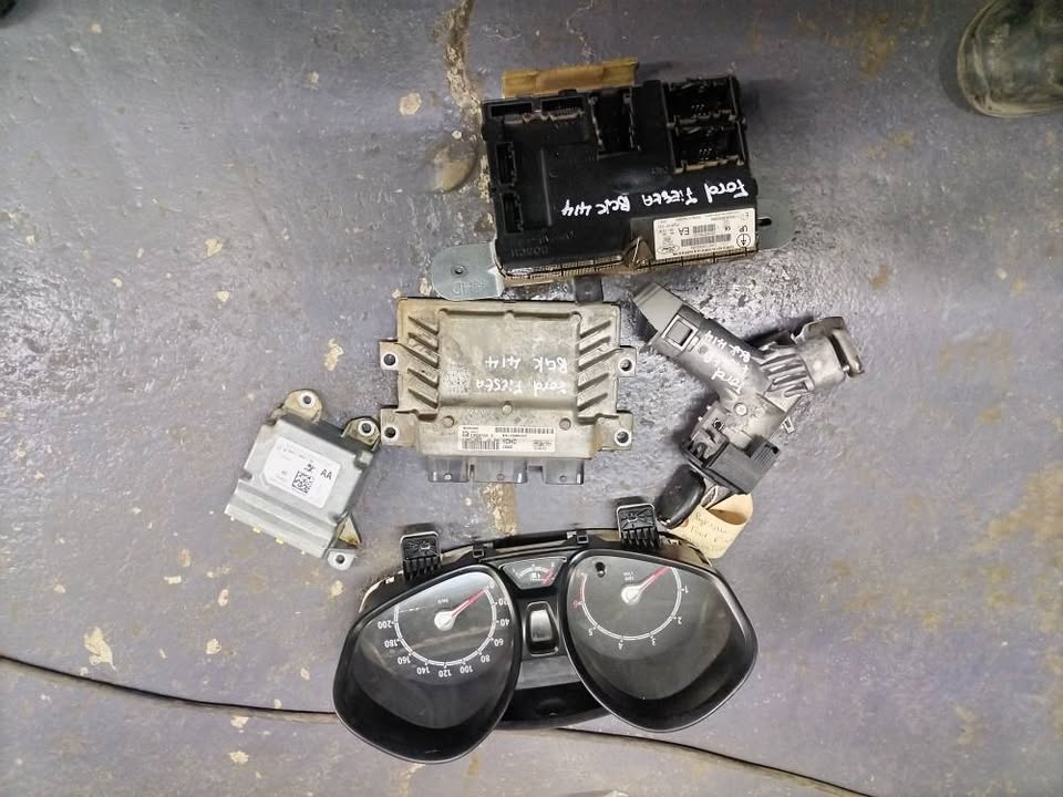 Ford fiesta lockset - Private Seller Ford fiesta lockset - Private Seller