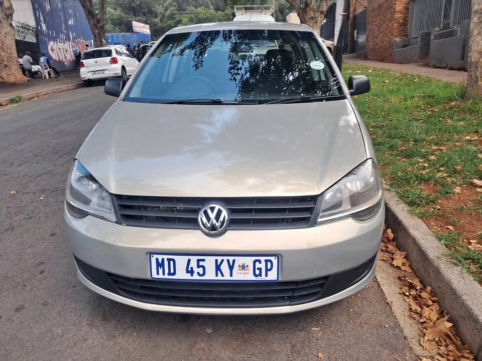 VW polo Vivo 1.4 hatchback 2012 kilometers 85 000