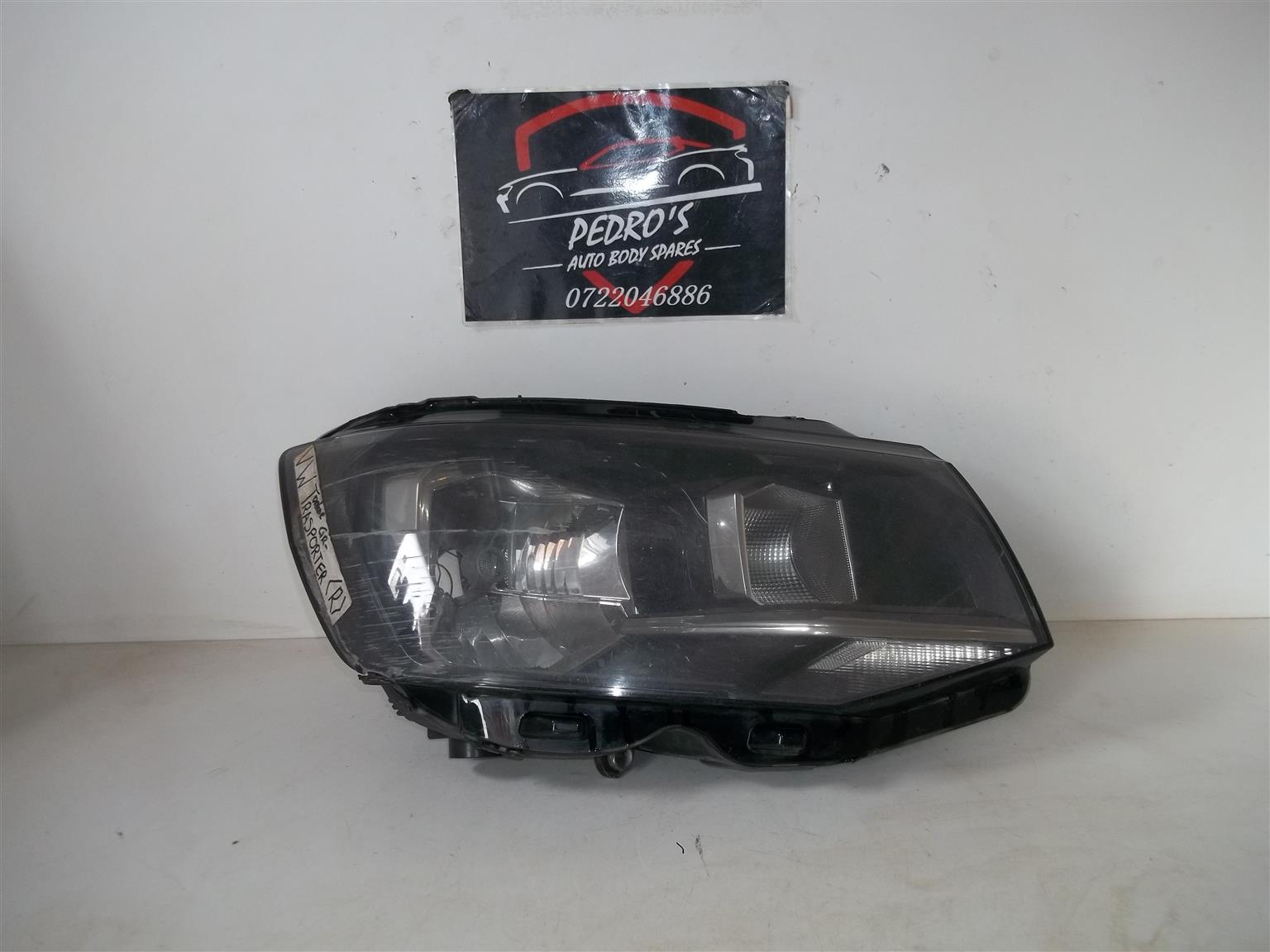 VW Transporter (T6) '15-'20 right headlight - Private Seller VW Transporter (T6) '15-'20 right headlight - Private Seller
