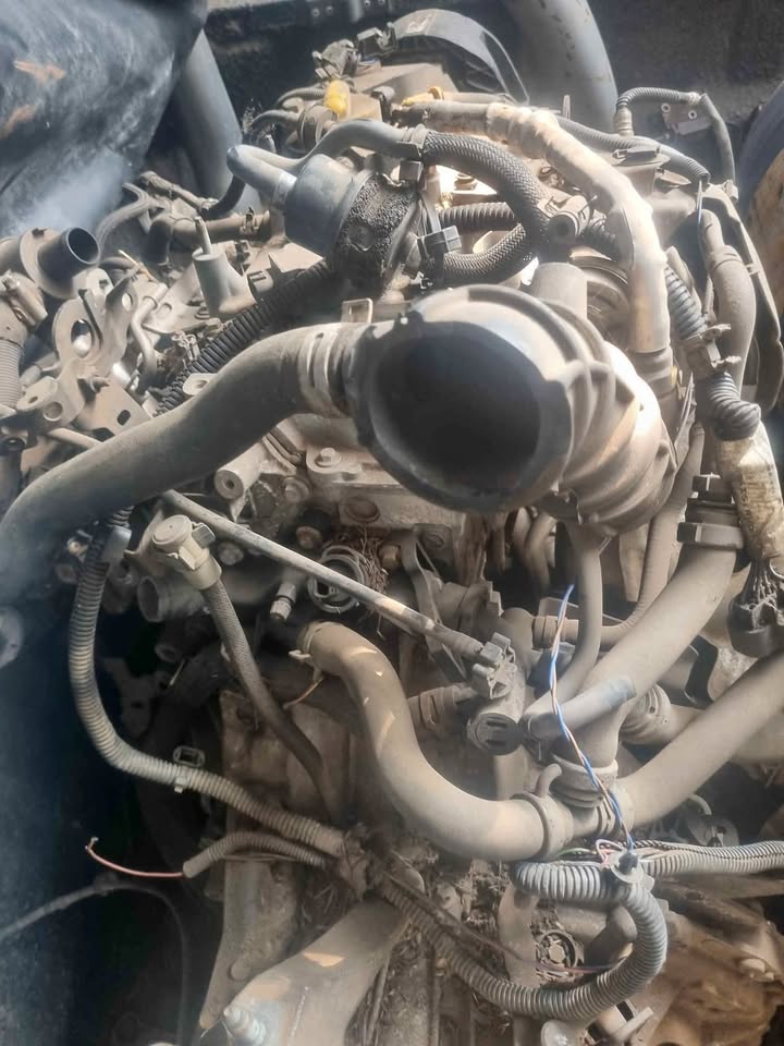 Nissan Np200 Engine 1.6 Aircon with it gearbox Nissan Np200 Engine 1.6 Aircon with it gearbox