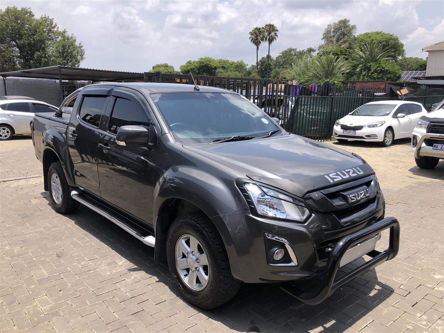 Used 2014 Isuzu KB 250D-Teq double cab Hi-Rider - Private Seller Used 2014 Isuzu KB 250D-Teq double cab Hi-Rider - Private Seller