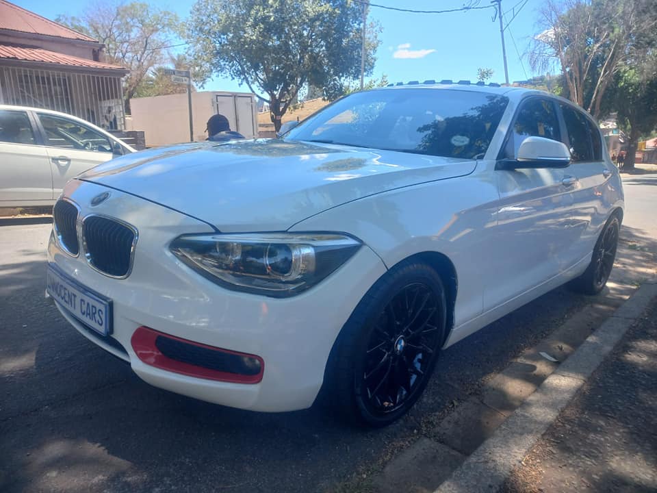 2015 BMW 116i PETROL, HATCHBACK, AUTOMATIC, WHITE COLOR, MILEAGE  SUNROOF,