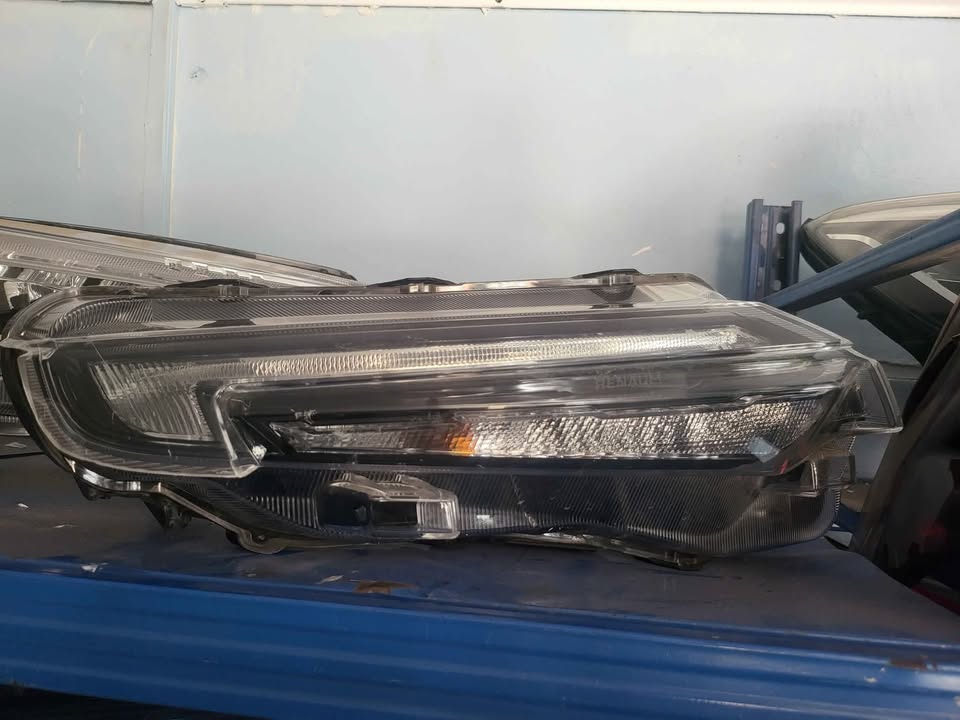 Renault Kiger Right headlight for sale - Private Seller