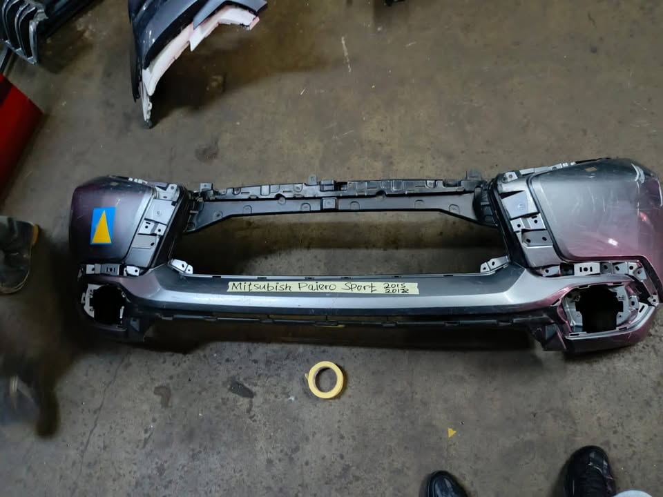 Mitsubishi Pajero sports 2015-2018 bumper - Private Seller Mitsubishi Pajero sports 2015-2018 bumper - Private Seller