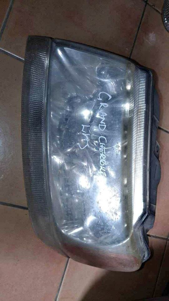 Jeep Grand Cherokee V8 LHS headlight For Sale - Private Seller Jeep Grand Cherokee V8 LHS headlight For Sale - Private Seller
