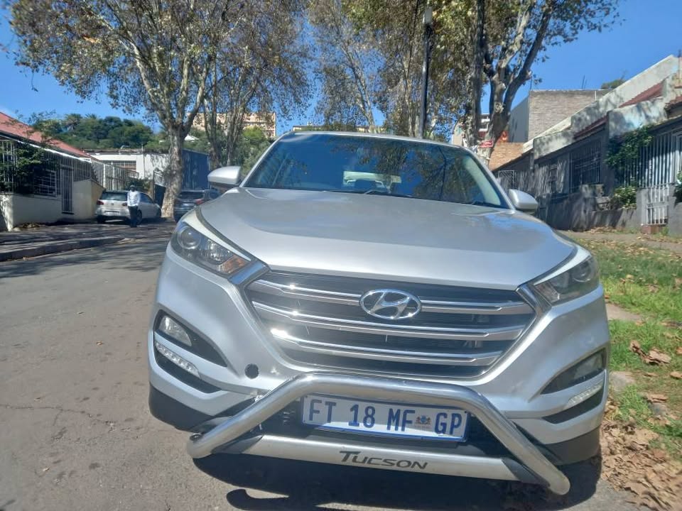 2017 HYUNDAI TUCSON 2.0 PETROL, AUTOMATIC, SILVER, 67000KMS, . SPARE KEY, REVERSE C