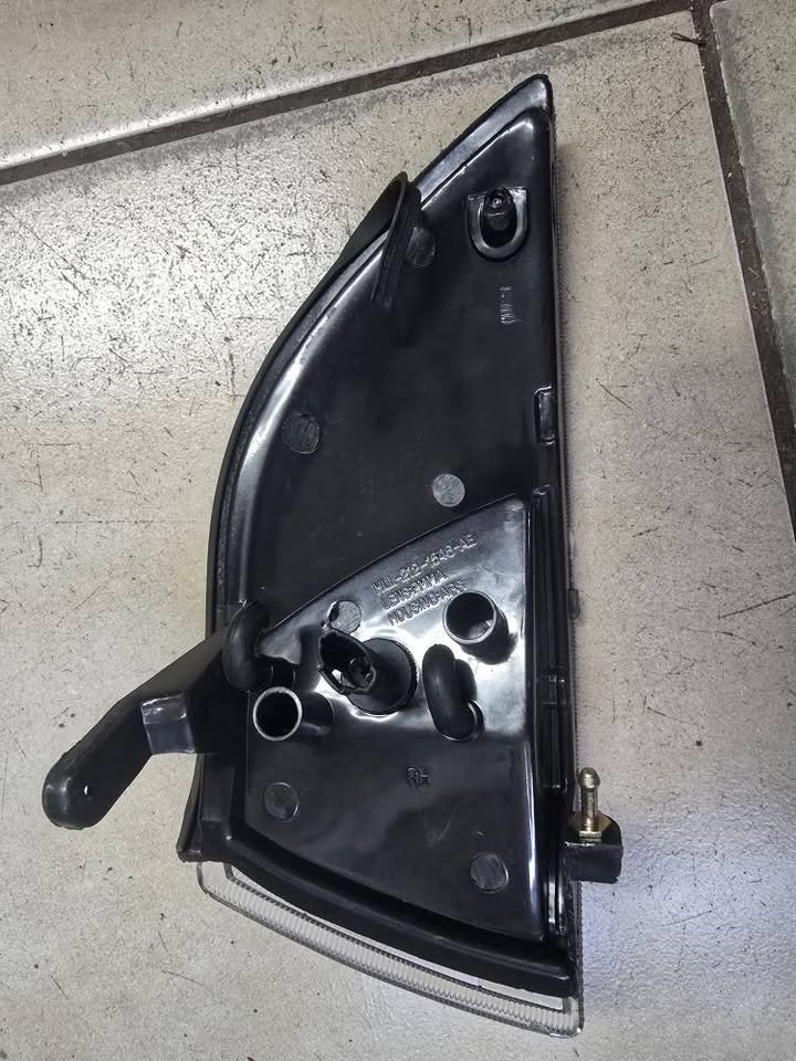 Toyota Corolla E90 Corner Lamps Call - Private Seller Toyota Corolla E90 Corner Lamps Call - Private Seller