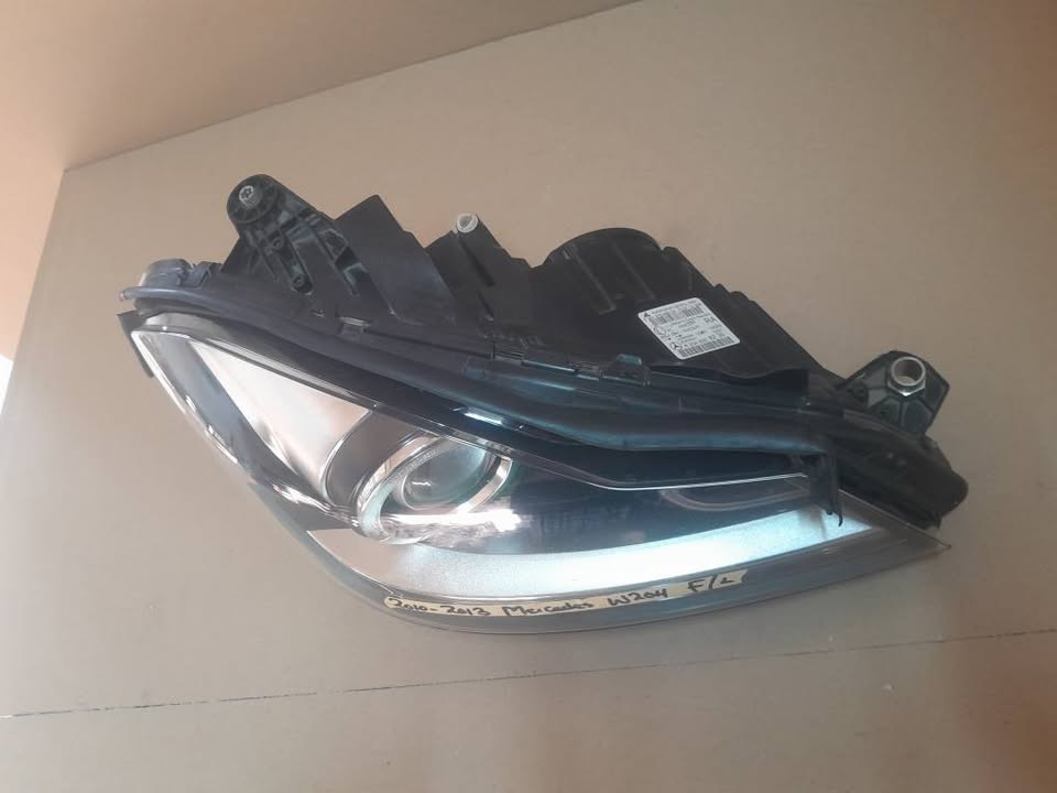 2010-2013 MERCEDES BENZ W204 FACELIFT RIGHT SIDE HEADLIGHT FOR SALE