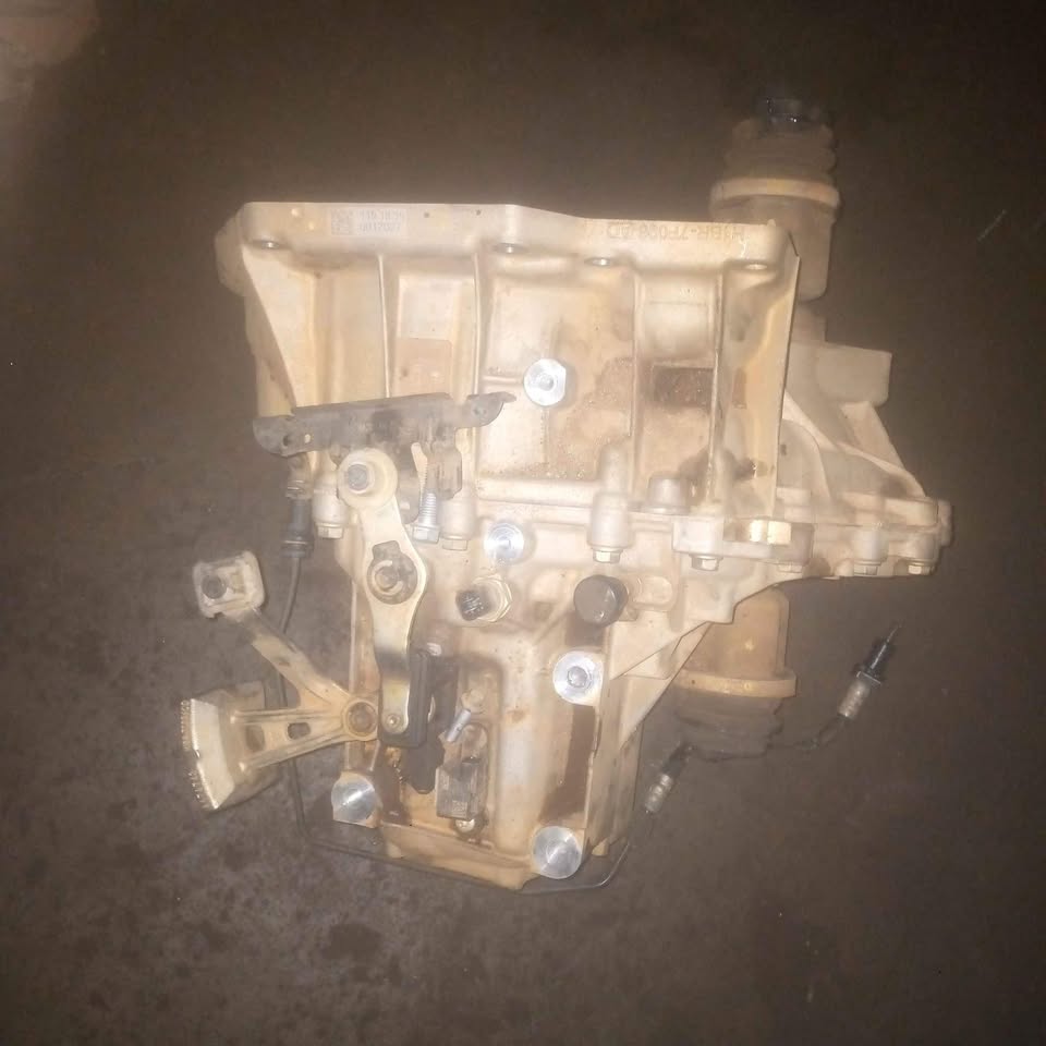 Ford fiesta Ecoboost new shape maunal gear box - Private Seller