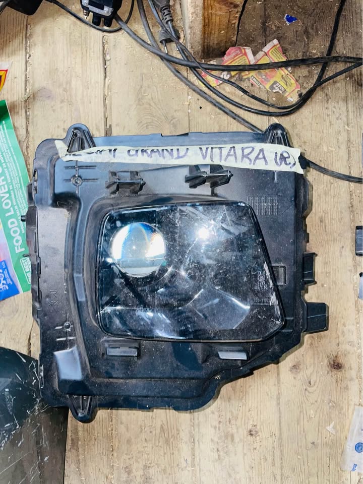 Suzuki Grand Vitara headlight - Private Seller Suzuki Grand Vitara headlight - Private Seller