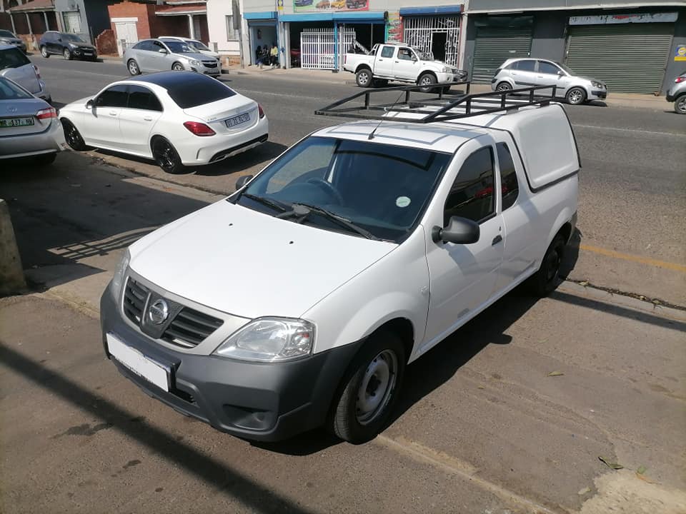 2020 Nissan Np200 1.6i Bakkie with a Canopy Full service history