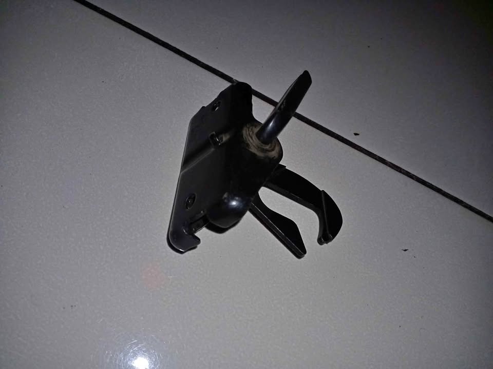 Vw Audi a3 Bonnet catcher - Private Seller Vw Audi a3 Bonnet catcher - Private Seller