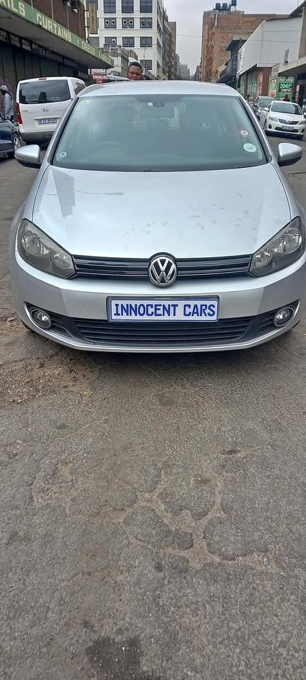 2013 VW GOLF 6 TSI 1.4 MANUAL TRANSMISSION.. SILVER IN COLOUR.. 85000KM.. PETROL 2013 VW GOLF 6 TSI 1.4 MANUAL TRANSMISSION.. SILVER IN COLOUR.. 85000KM.. PETROL