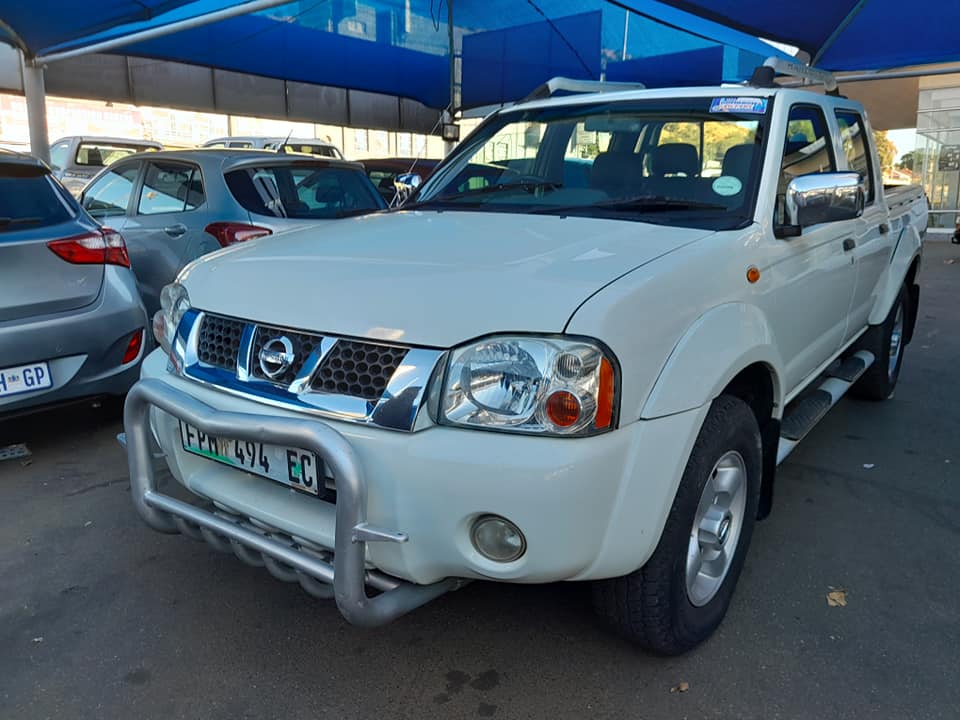 2011 NISSAN NP300 HARDBODY 4X2 DOUBLE CAB MANUAL