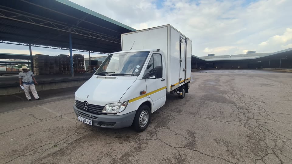 2010 MERCEDES BENZ  SPRINTER V6 AUTO PETROL