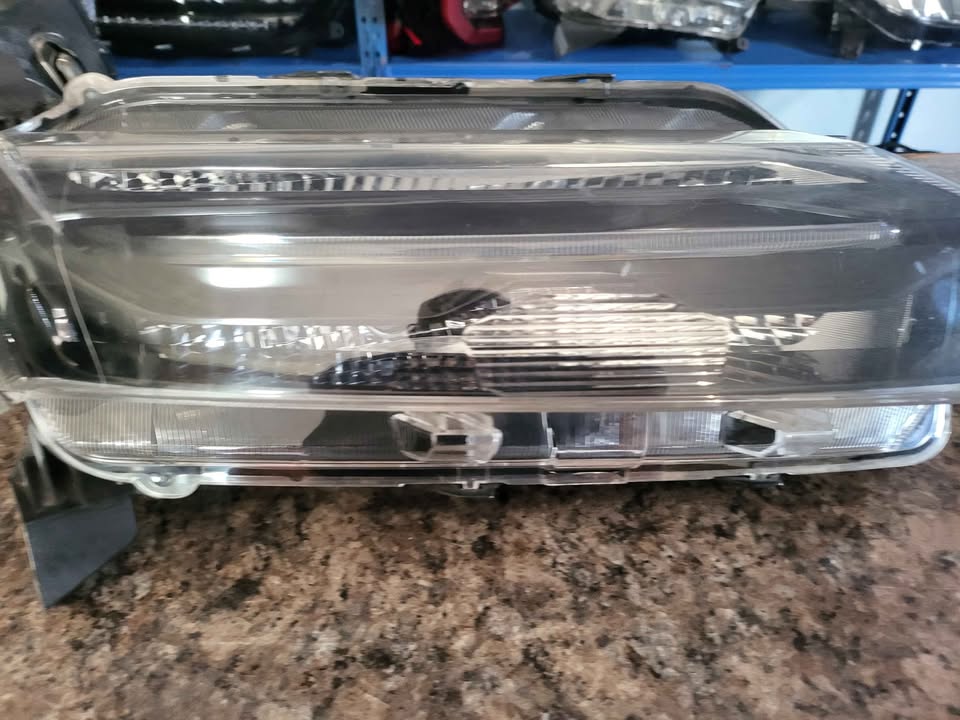 Renault Kwid right led headlight - Private Seller Renault Kwid right led headlight - Private Seller