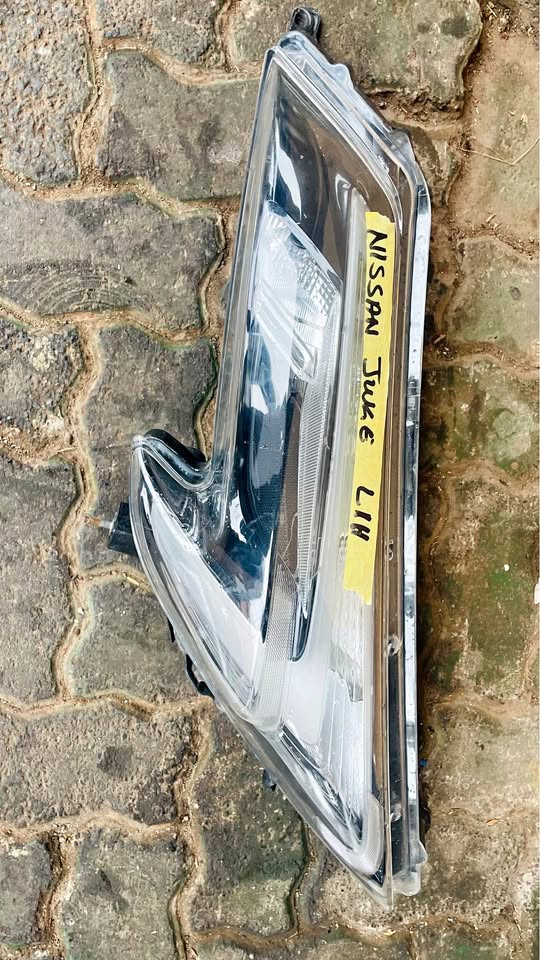 Nissan Juke headlight - Private Seller Nissan Juke headlight - Private Seller