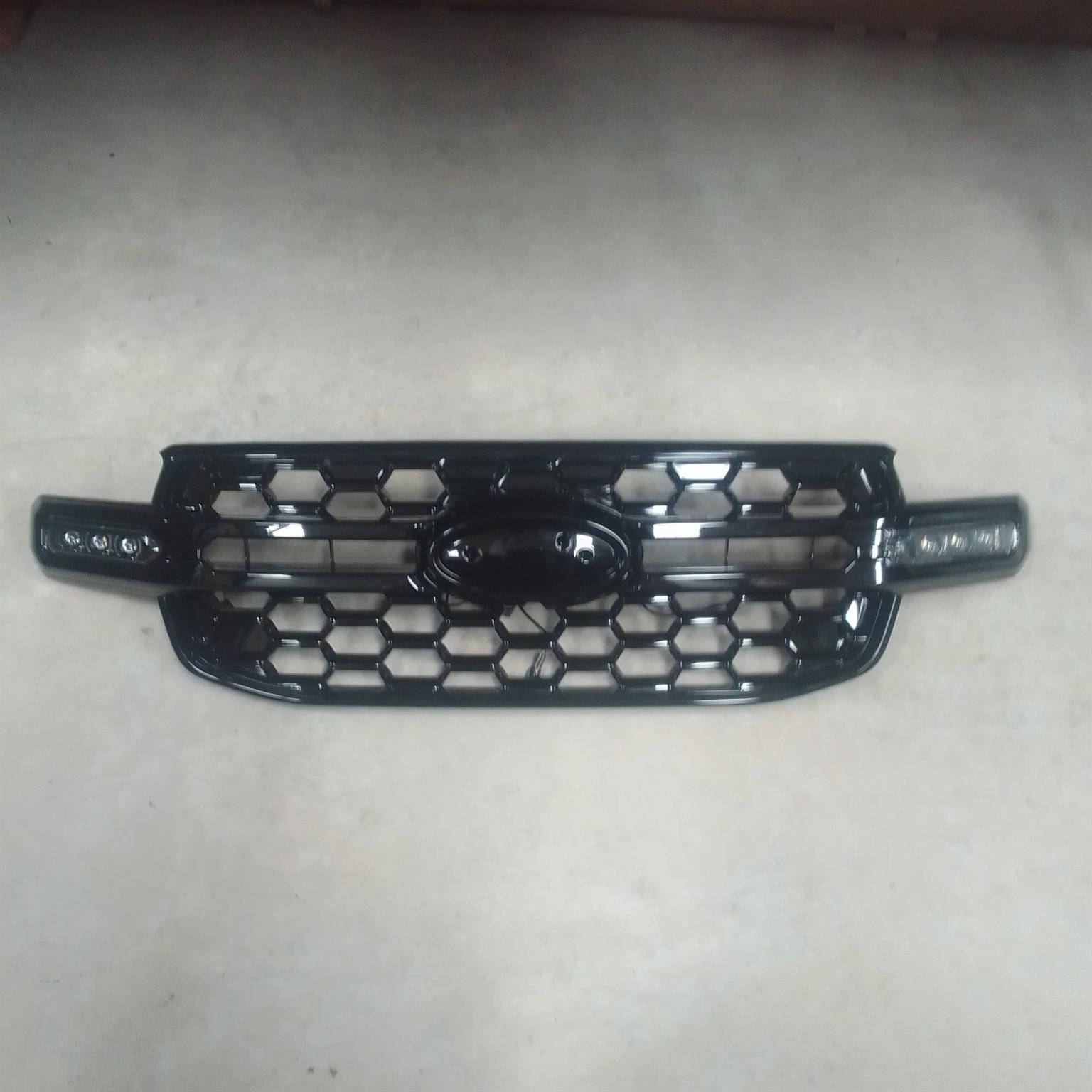 2023 FORD RANGER T9 GRILL - Private Seller 2023 FORD RANGER T9 GRILL - Private Seller