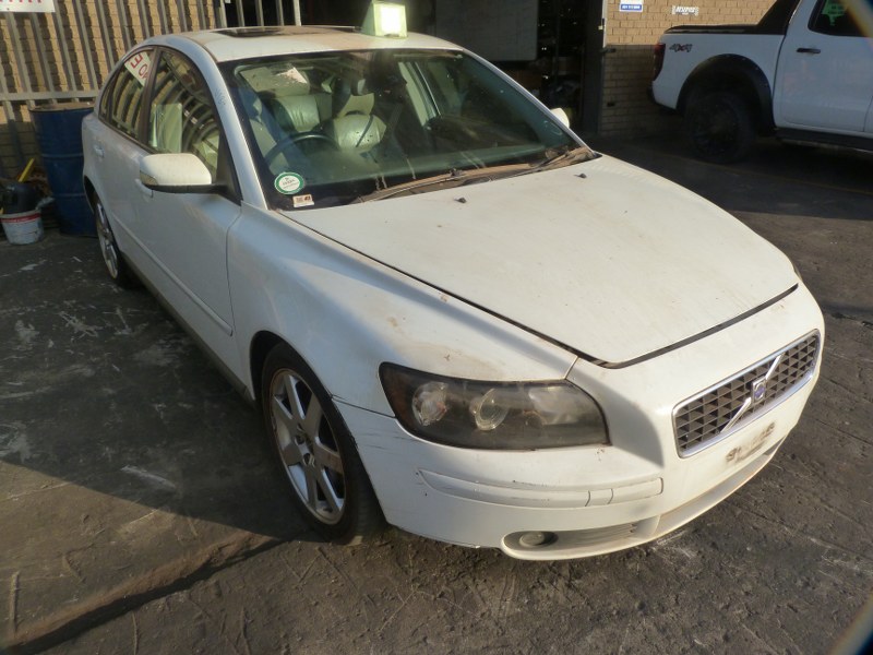 Volvo S40 T5 AT White - 2006 STRIPPING FOR SPARES - Private Seller Volvo S40 T5 AT White - 2006 STRIPPING FOR SPARES - Private Seller