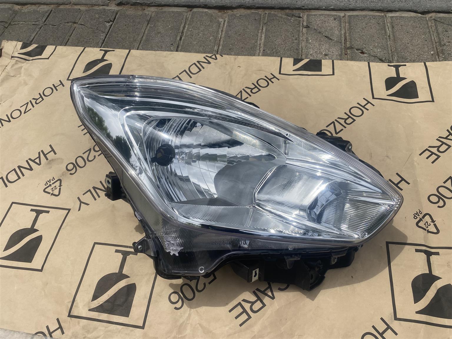 Used 2023 SUZUKI SWIFT HEADLIGHT RIGHT SIDE FOR SALE. IN EXCELLENT