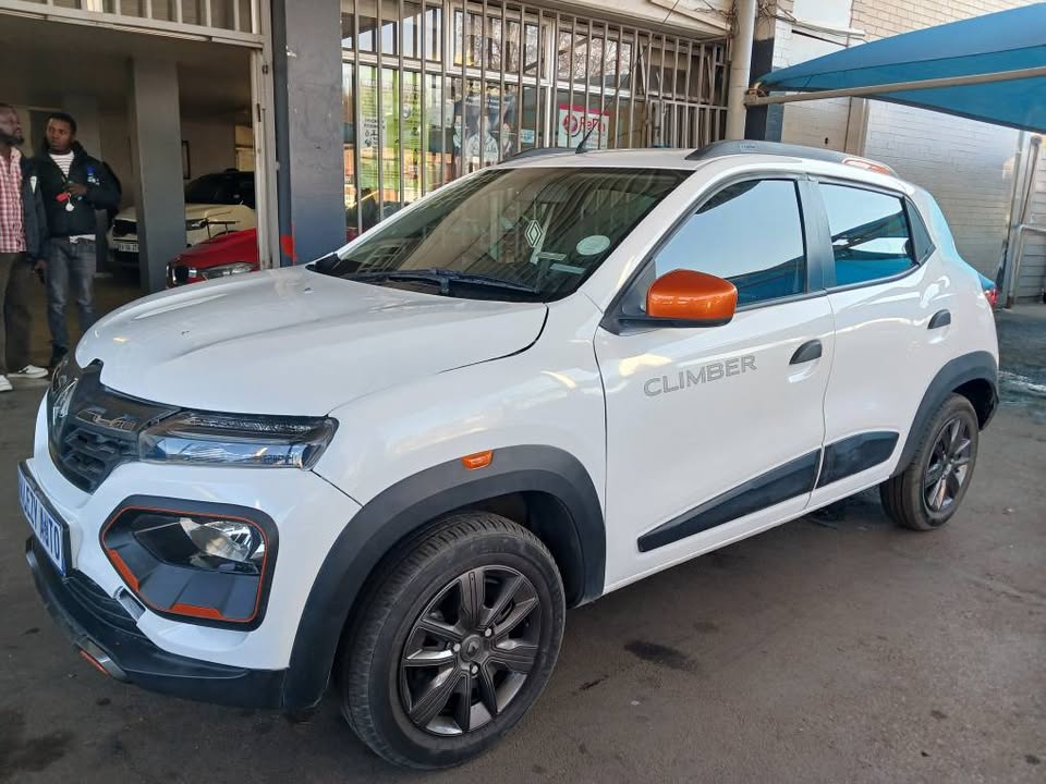 2024 RENAULT KWID CLIMBER 1.0 Transmission: Automatic Mileage: 21000km Fueltype: Petrol White