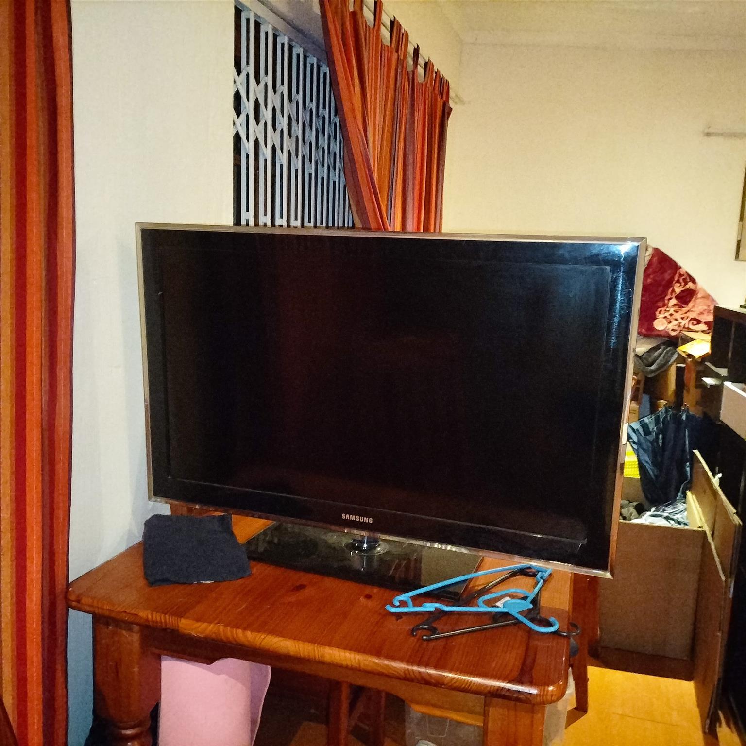 40 inch Samsung smart TV