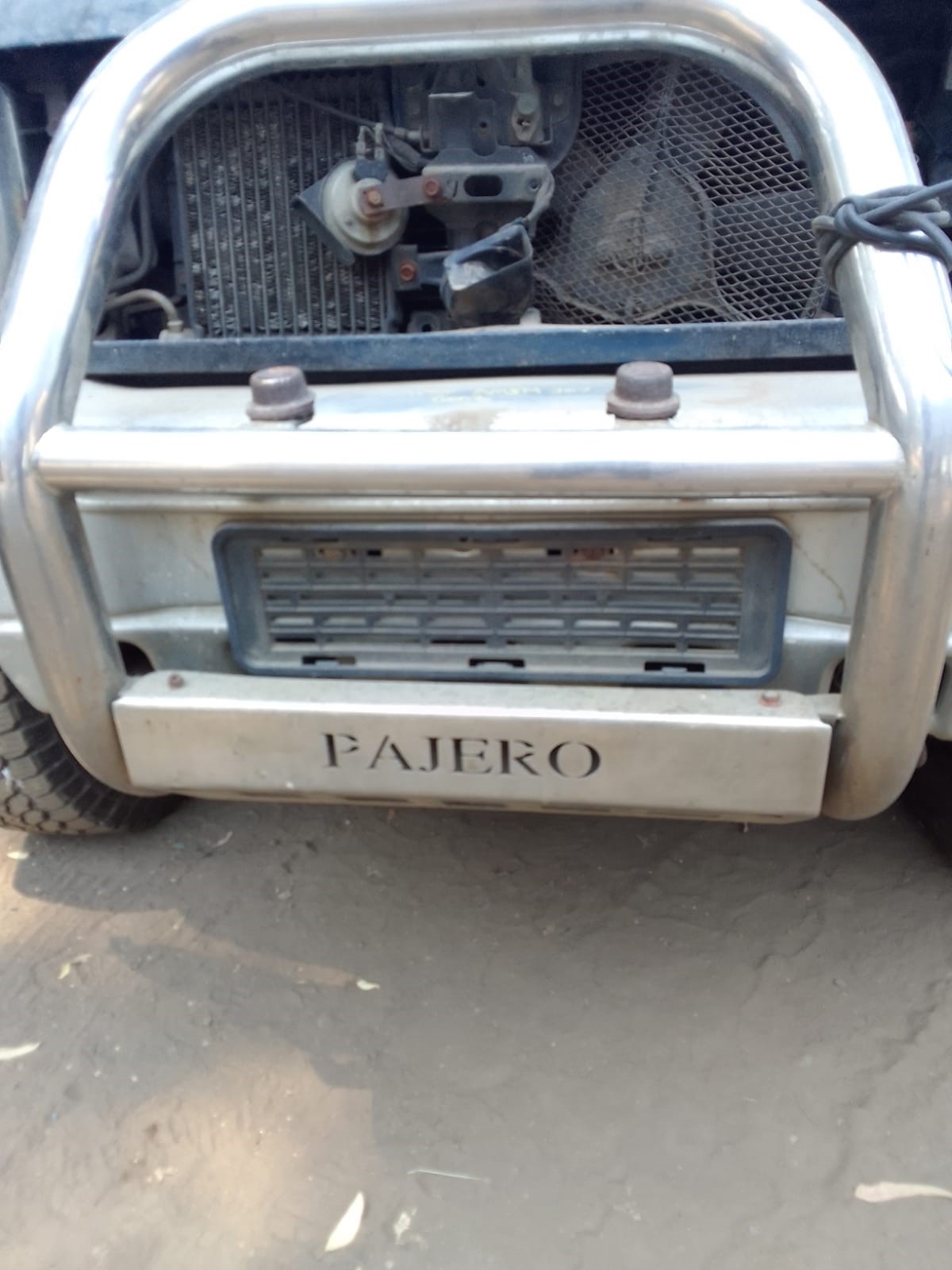 Mitsubishi Pajero Gen 2 Bull Bar - Private Seller Mitsubishi Pajero Gen 2 Bull Bar - Private Seller