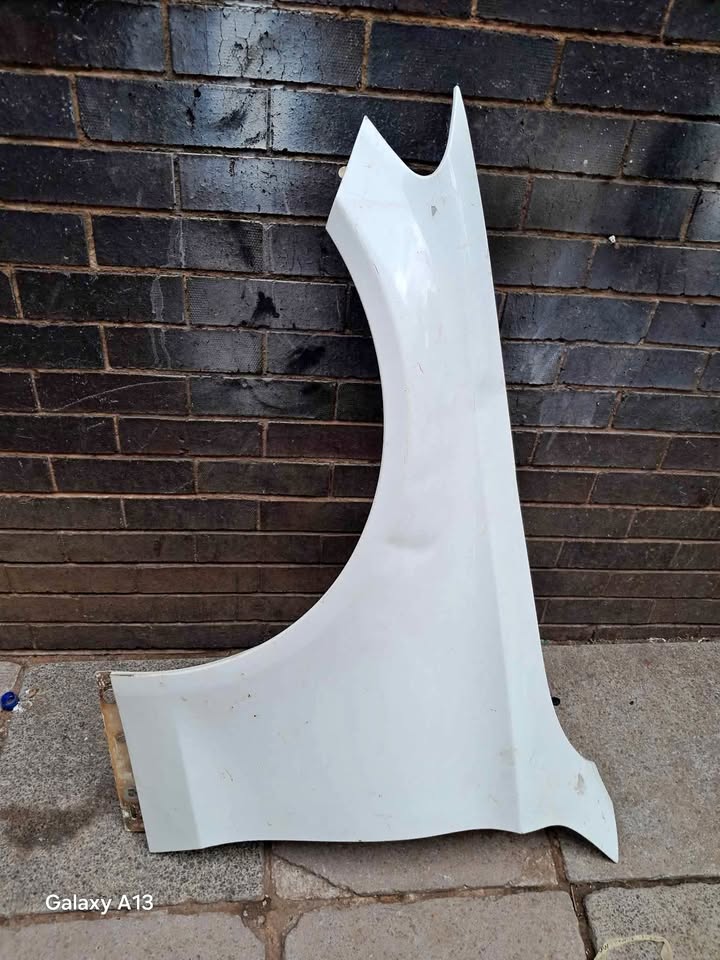MERCEDES W205 FENDER LEFT SIDE - Private Seller MERCEDES W205 FENDER LEFT SIDE - Private Seller