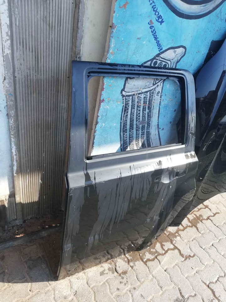 Jeep patriote left rear door shell - Private Seller