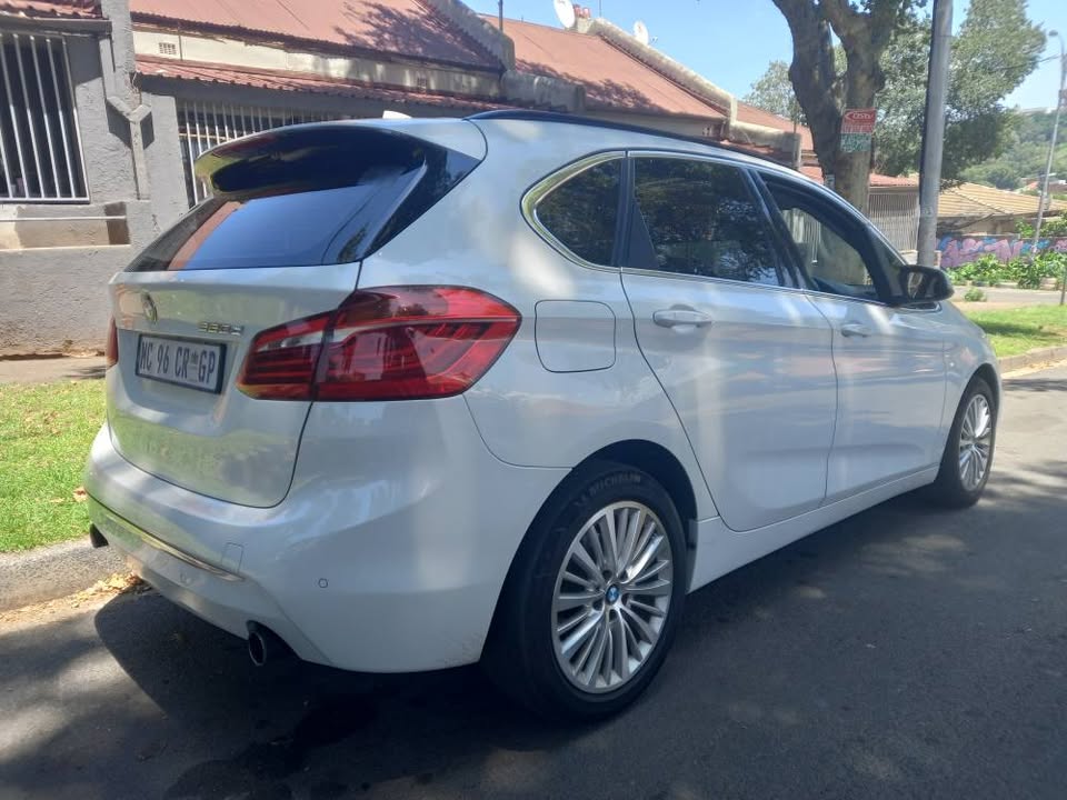 2015 BMW 220d Diesel, 2 Series ACTIVE TOURER, Automatic, White Color, Mileage 90000km