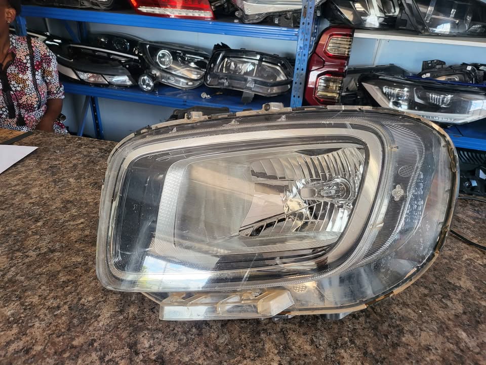 Hyundai Venue left headlight for sale - Private Seller Hyundai Venue left headlight for sale - Private Seller