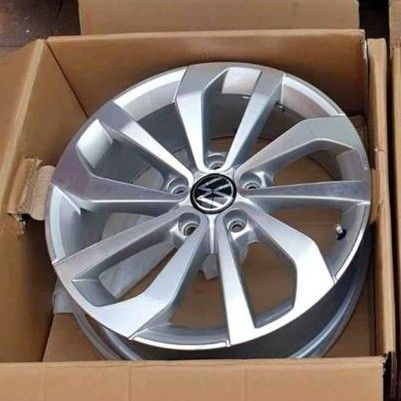 VW T ROC OEM 17IN SINGLE MAG - Private Seller