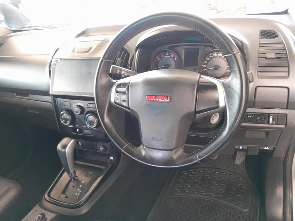 ISUZU KB250 2.5 X-RIDER DOUBLE CAB AUTOMATIC