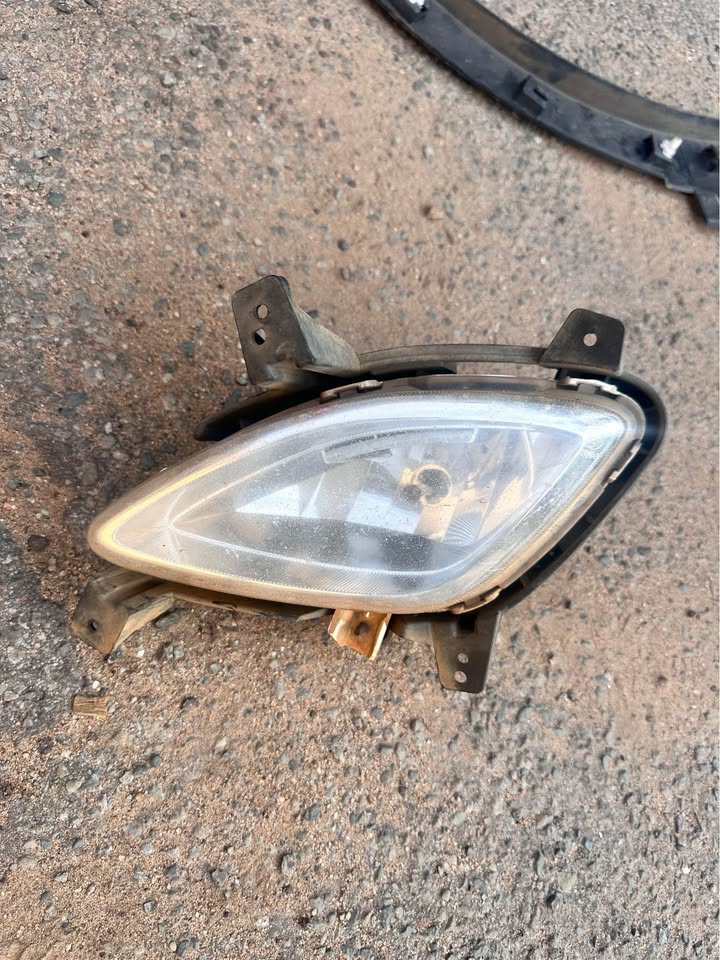Fog Light Left Front Hyundai i10 (F5) Hatchback 1.1i 12V (G4HG5) (2011-12) - Private Seller Fog Light Left Front Hyundai i10 (F5) Hatchback 1.1i 12V (G4HG5) (2011-12) - Private Seller