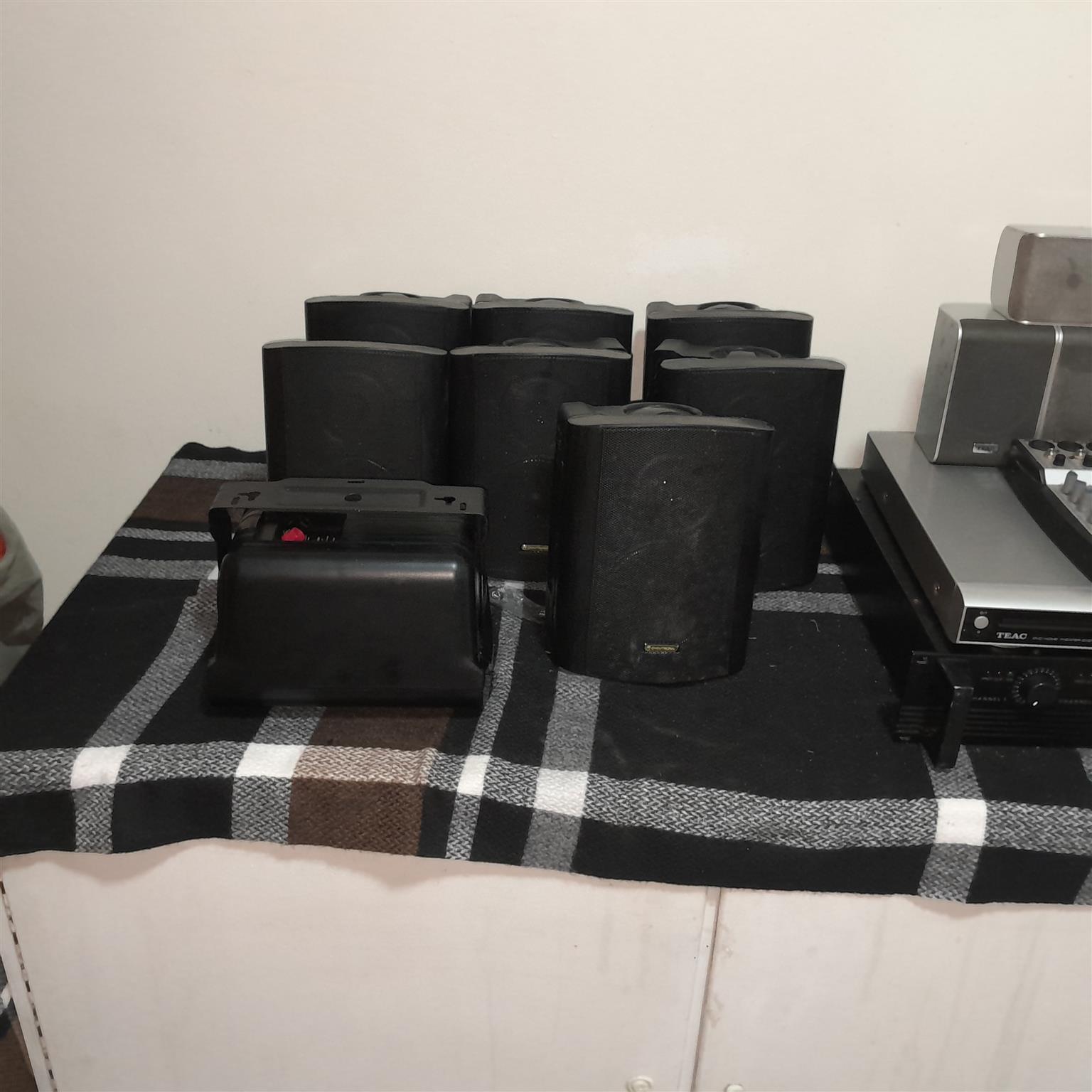 Sound system. 1 inter m qd4240. 1 mixer eurotrac ub1202. 1 Teac . 8 omnitronic