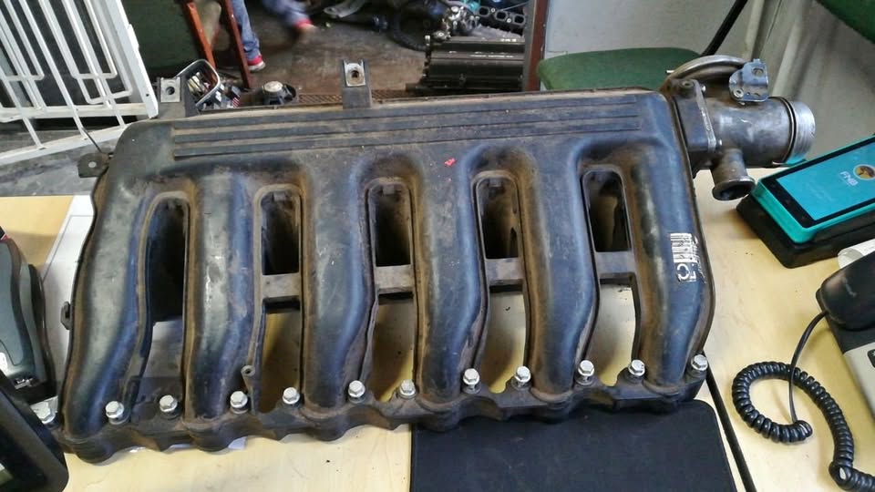 BMW X5 INTAKE WITH THROTTLE BODY FOR SALE - Private Seller BMW X5 INTAKE WITH THROTTLE BODY FOR SALE - Private Seller