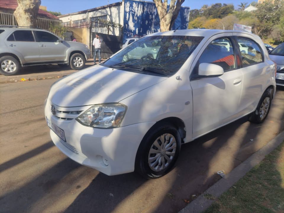 2016 Toyota Etios 1.5 hatchback