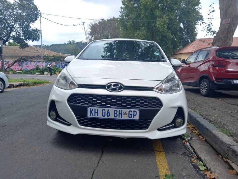 2020 Hyundai i10 Grand 1.2 Petrol, Automatic, White Color, Mileage