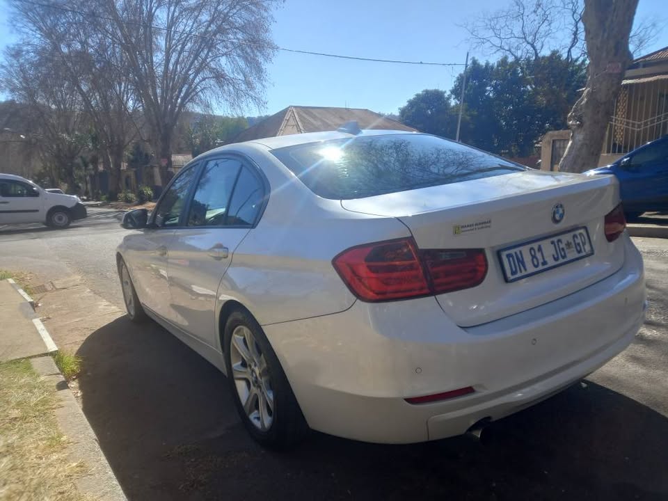 2013 BMW 316i Petrol, Automatic, White, 107000kms Reverse sensor, Leather seat