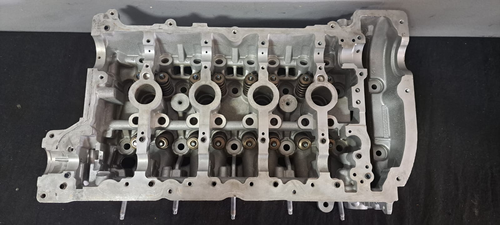 Peugeot 1.6i Cylinderhead reconditioning - Private Seller Peugeot 1.6i Cylinderhead reconditioning - Private Seller