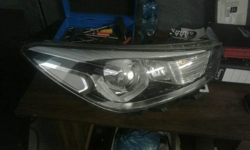 Kia Rio headlight - Private Seller Kia Rio headlight - Private Seller